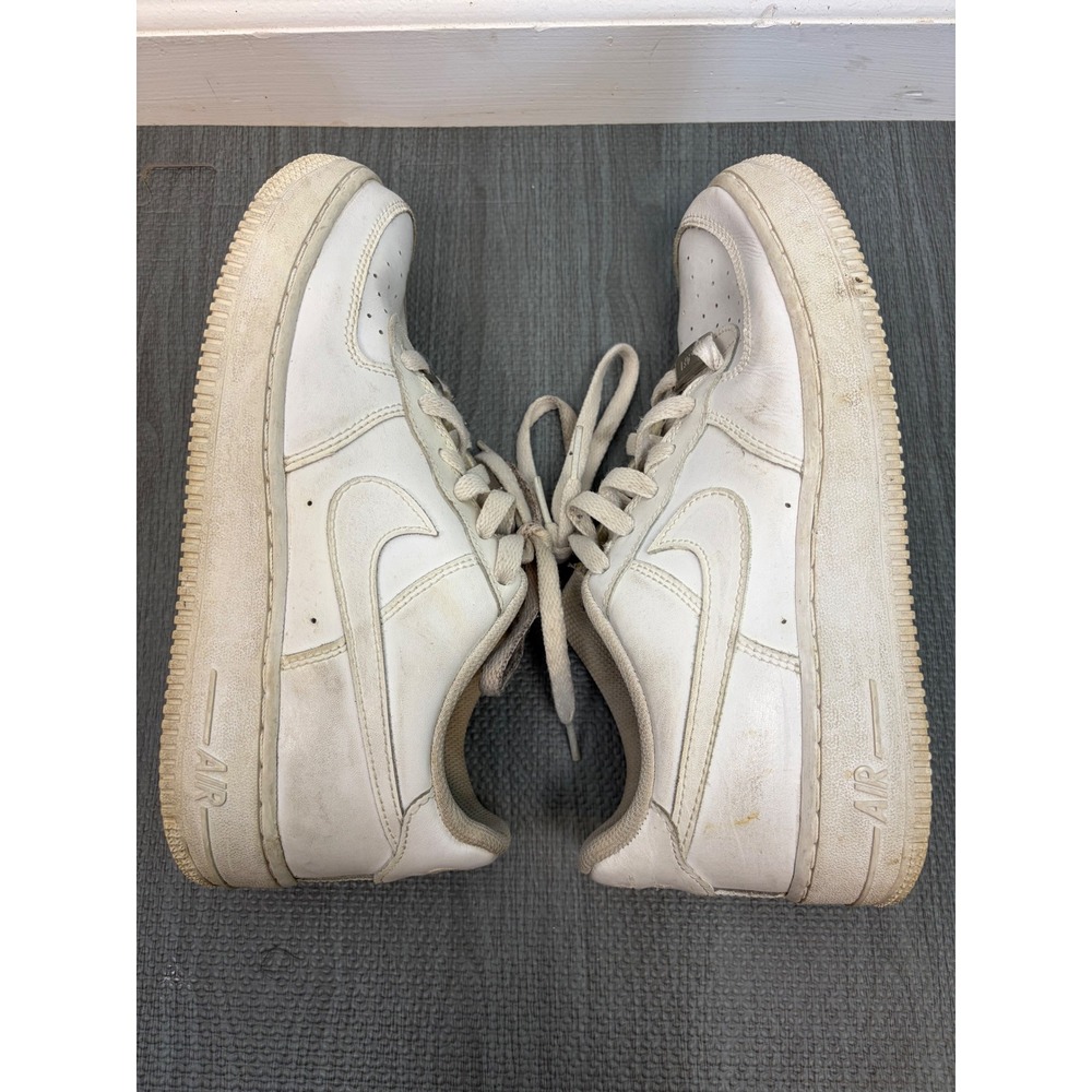 Nike Air Force 1 Sz 6.5Y Low Top Triple White Leather Sneakers AF1 Womens 8 - Picture 13 of 16